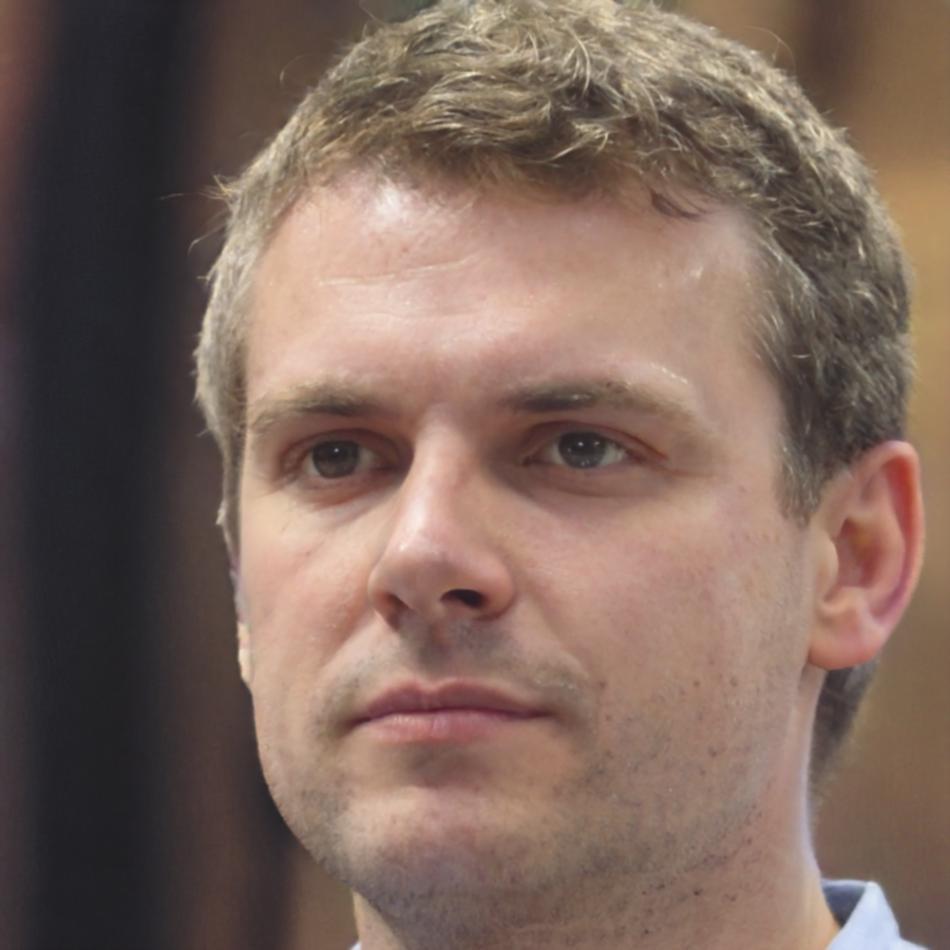 Portrait de Marc Dubois, entrepreneur parisien